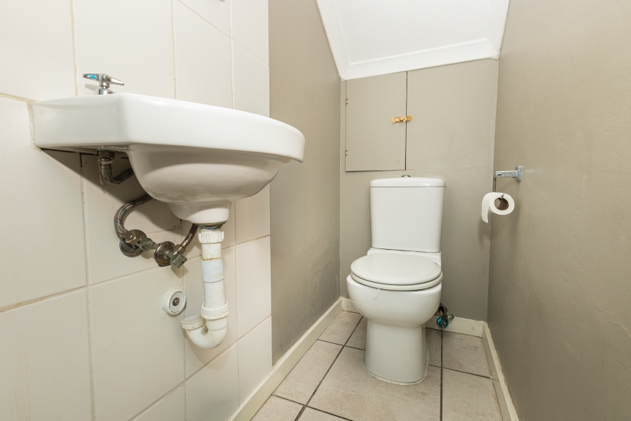 6 Bedroom Property for Sale in Parklands North Western Cape